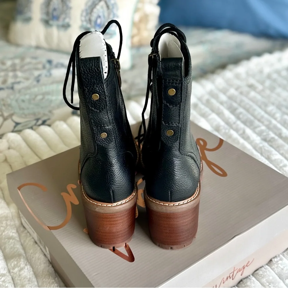 🔥NEW WITH TAGS - REAL LEATHER Boots 🥾 - Picture 8 of 14